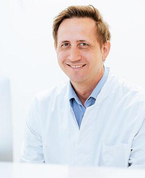 Dr. med. Marius Vogt, Facharzt für Plastische und Ästhetische Chirurgie, Faltenunterspritzung München